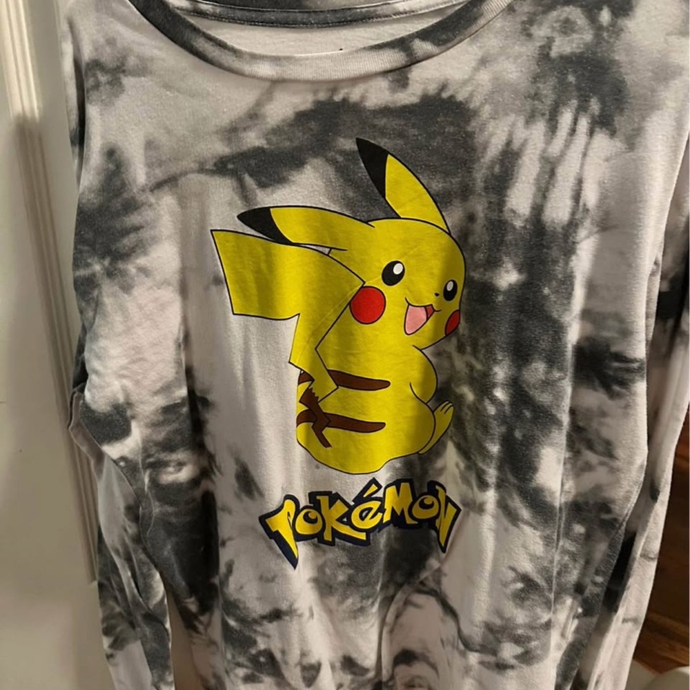 Pokémon long sleeve shirt